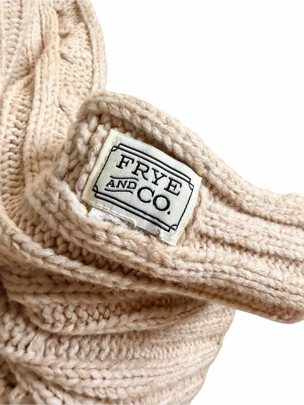 FRYE AND CO. Cream Cable Knit Scarf